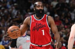 哈登连续十五场比赛得分超过高光表现，TES挑战极限！的简单介绍