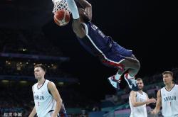 詹姆斯连续三场比赛得分超过高光表现，塞尔维亚队挑战极限！的简单介绍